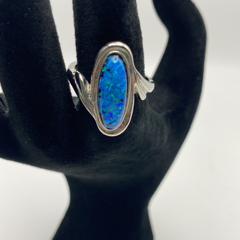 Beautiful Silver Ring w/ Stone; Ring only (Earrings pictured in pictures)